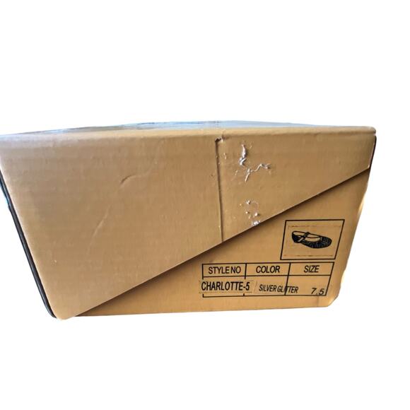 Chase & Chloe Mary Jane Ballet Flats Shoes Size 7.5 Silver Glitter Holidays NWT - Picture 11 of 11